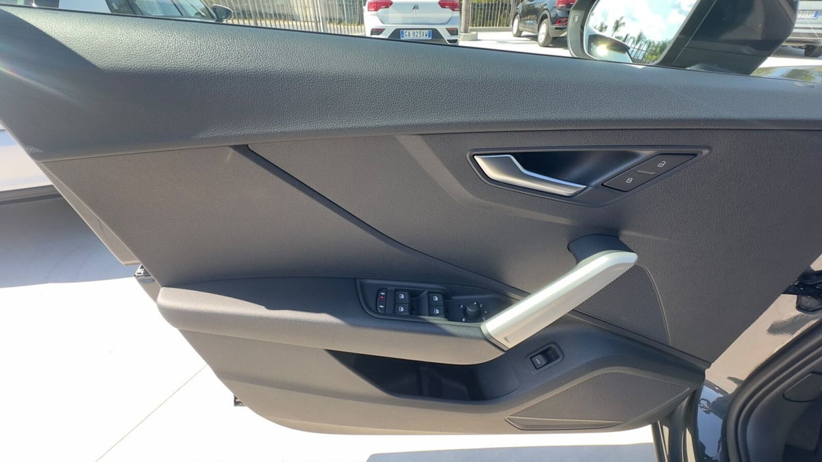Audi Q2 Q2 30 TFSI Business (11)