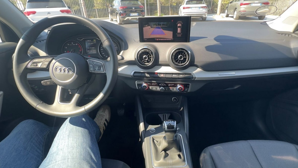 Audi Q2 Q2 30 TFSI Business (14)