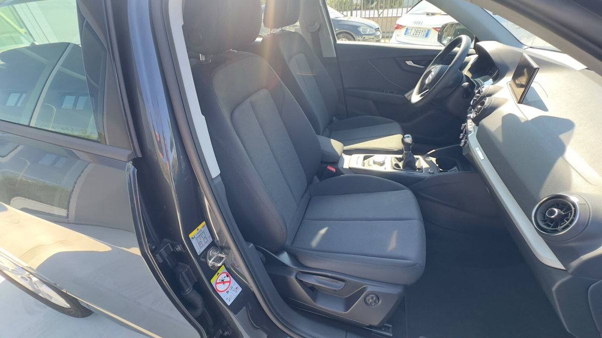 Audi Q2 Q2 30 TFSI Business (18)