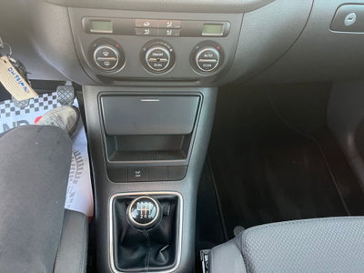 Volkswagen Golf Plus 2.0 TDI DPF DSG Sportline (15)