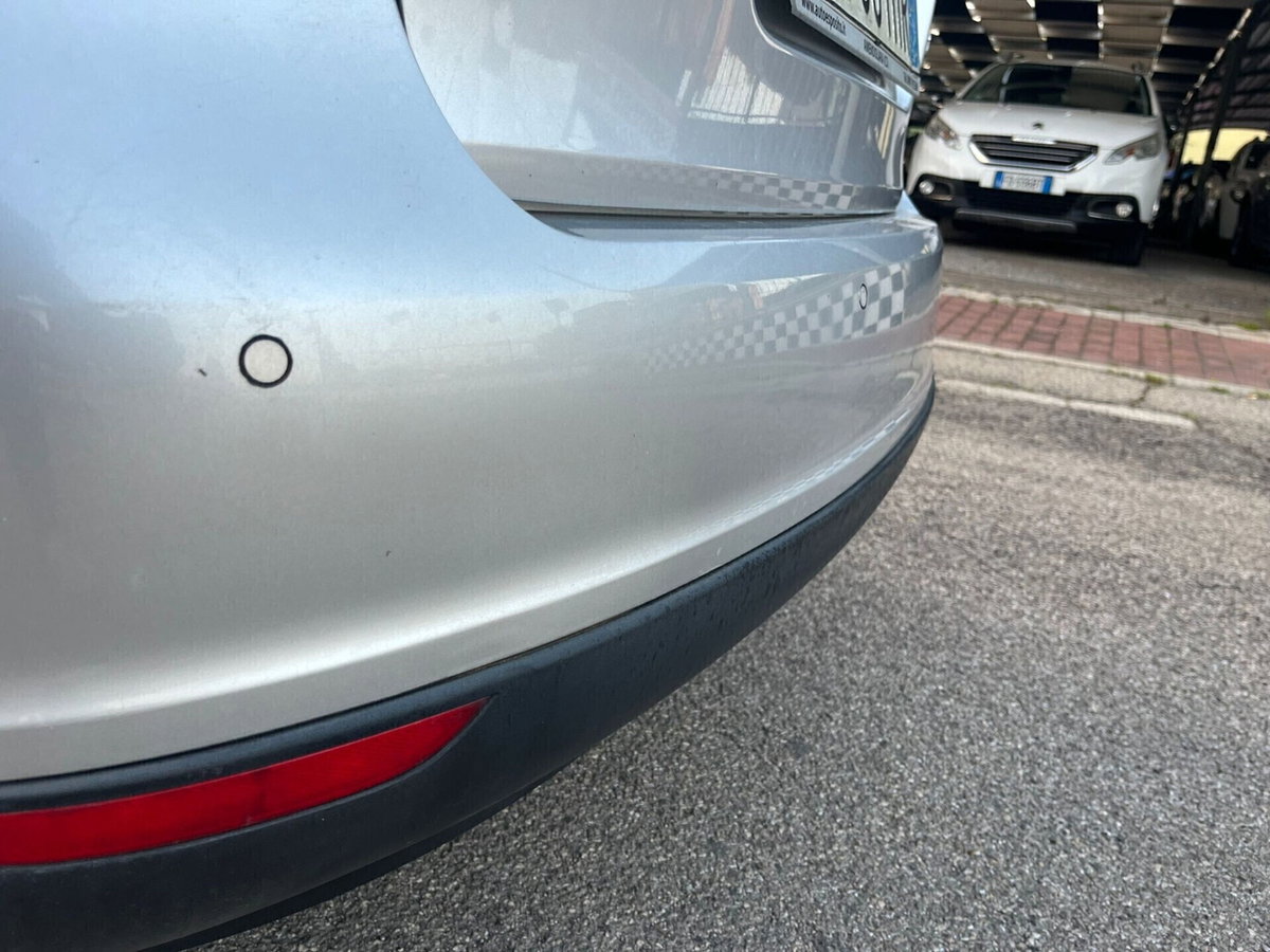Volkswagen Golf Plus 2.0 TDI DPF DSG Sportline (17)