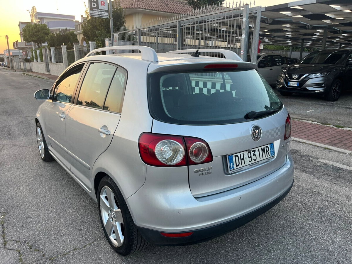 Volkswagen Golf Plus 2.0 TDI DPF DSG Sportline (7)