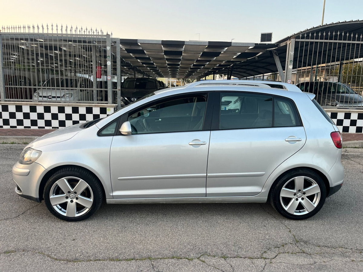 Volkswagen Golf Plus 2.0 TDI DPF DSG Sportline (8)