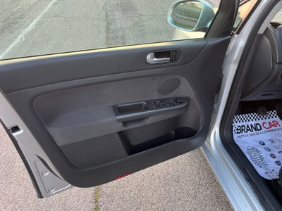 Volkswagen Golf Plus 2.0 TDI DPF DSG Sportline (9)