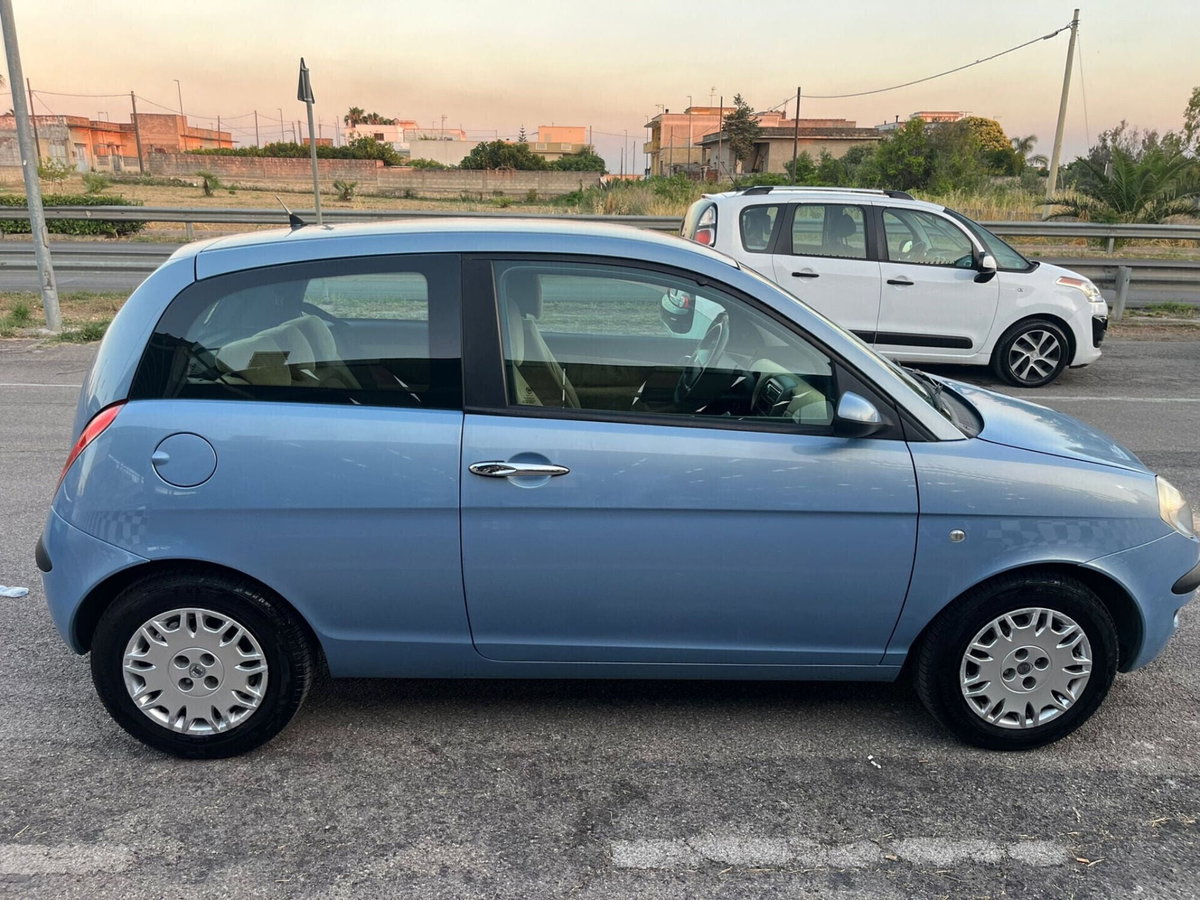 Lancia Ypsilon 1.2 Argento (4)