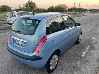 Lancia Ypsilon 1.2 Argento (5)