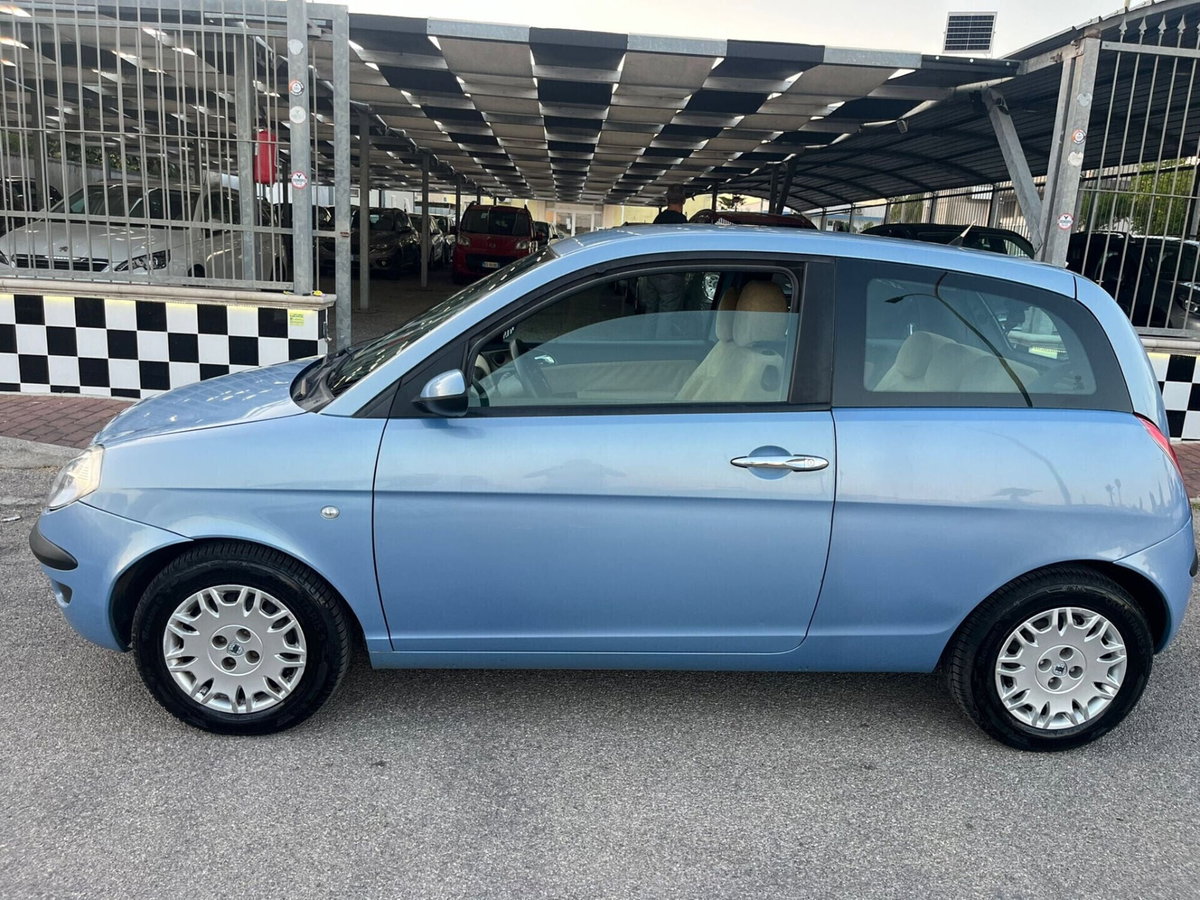 Lancia Ypsilon 1.2 Argento (8)