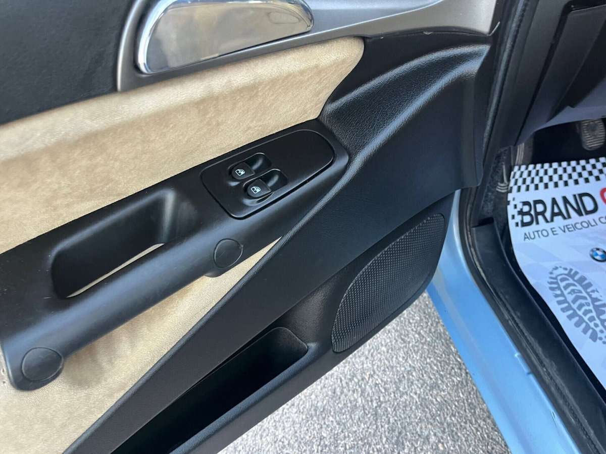 Lancia Ypsilon 1.2 Argento (9)