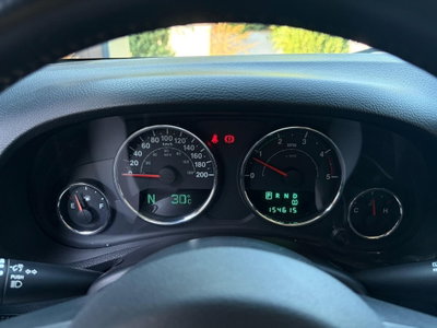 Jeep Wrangler Unlimited 2.8 CRD DPF Sahara Auto (11)