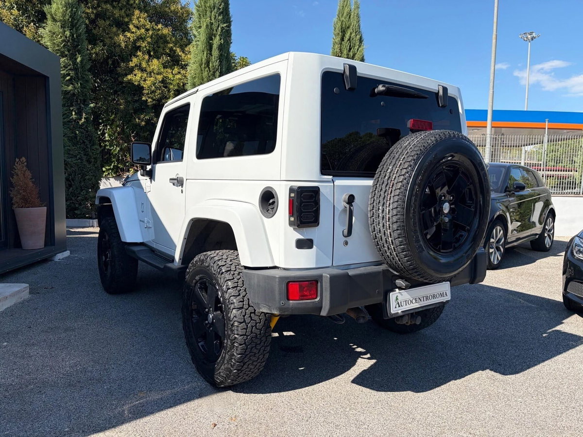 Jeep Wrangler Unlimited 2.8 CRD DPF Sahara Auto (4)