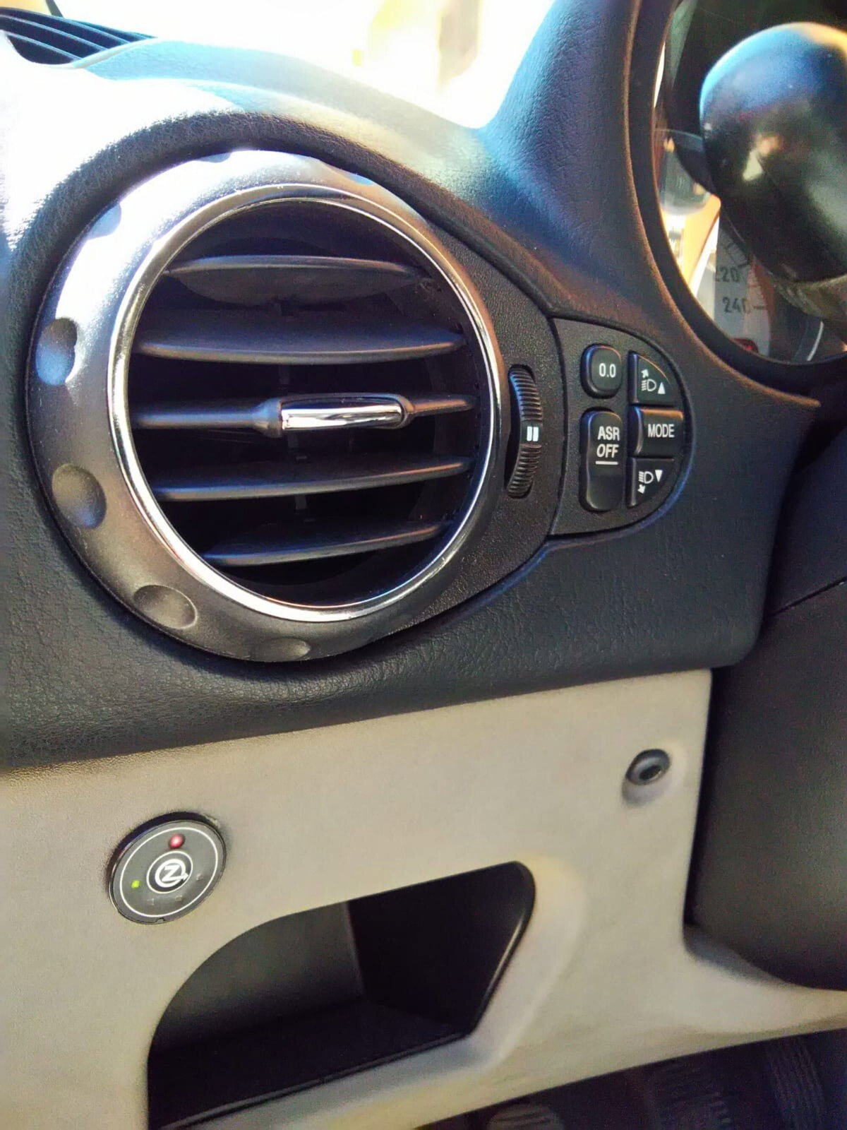 Alfa Romeo 147 1.6 16V TS (105) 5 porte Distinctive (10)