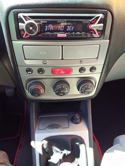 Alfa Romeo 147 1.6 16V TS (105) 5 porte Distinctive (11)