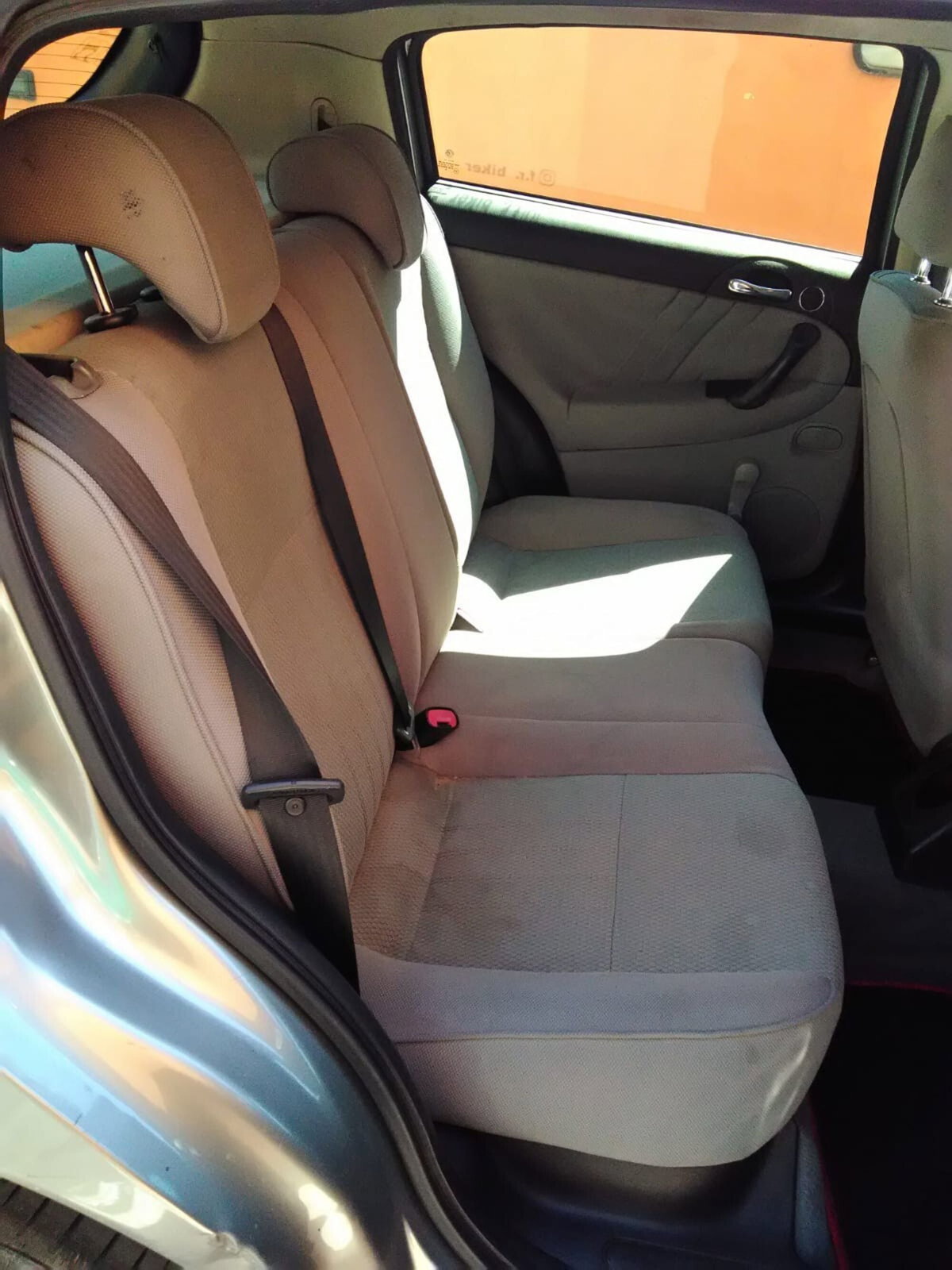 Alfa Romeo 147 1.6 16V TS (105) 5 porte Distinctive (12)