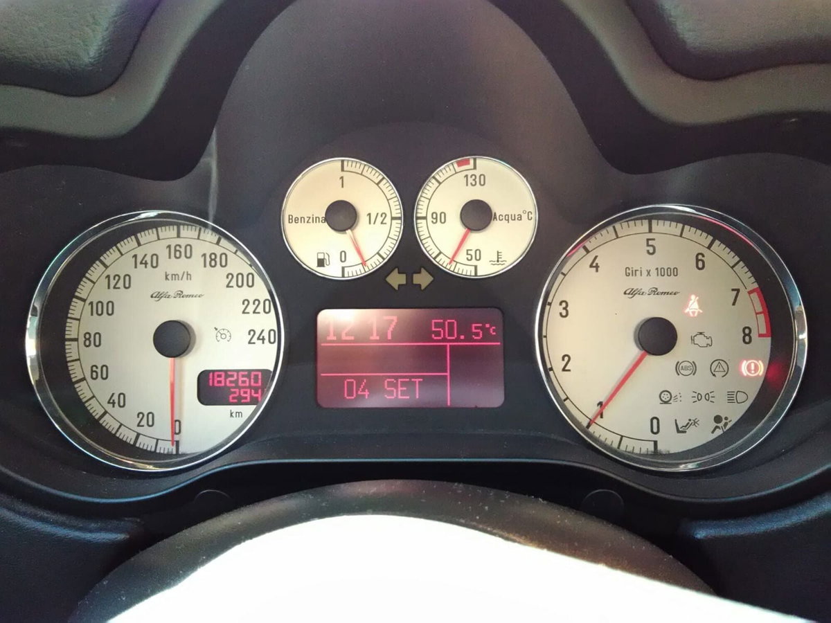 Alfa Romeo 147 1.6 16V TS (105) 5 porte Distinctive (7)