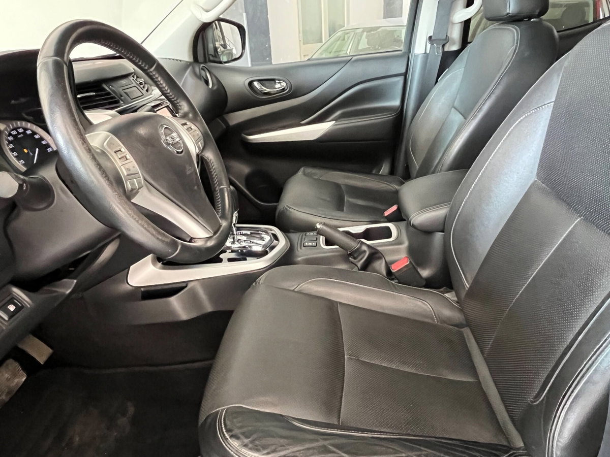 Nissan Navara 2.3 dCi 190 CV 7AT 4WD Double Cab N-Connecta (12)