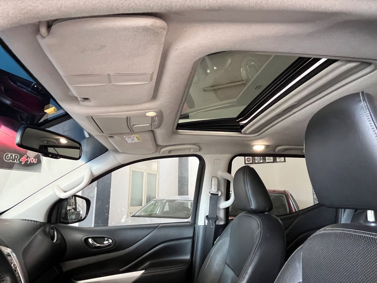 Nissan Navara 2.3 dCi 190 CV 7AT 4WD Double Cab N-Connecta (15)