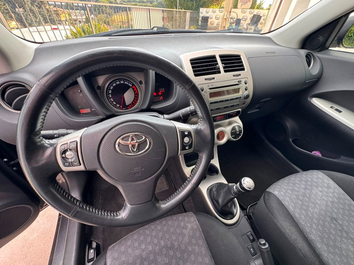 Toyota Urban Cruiser Cruiser 1.3 Sol (8)