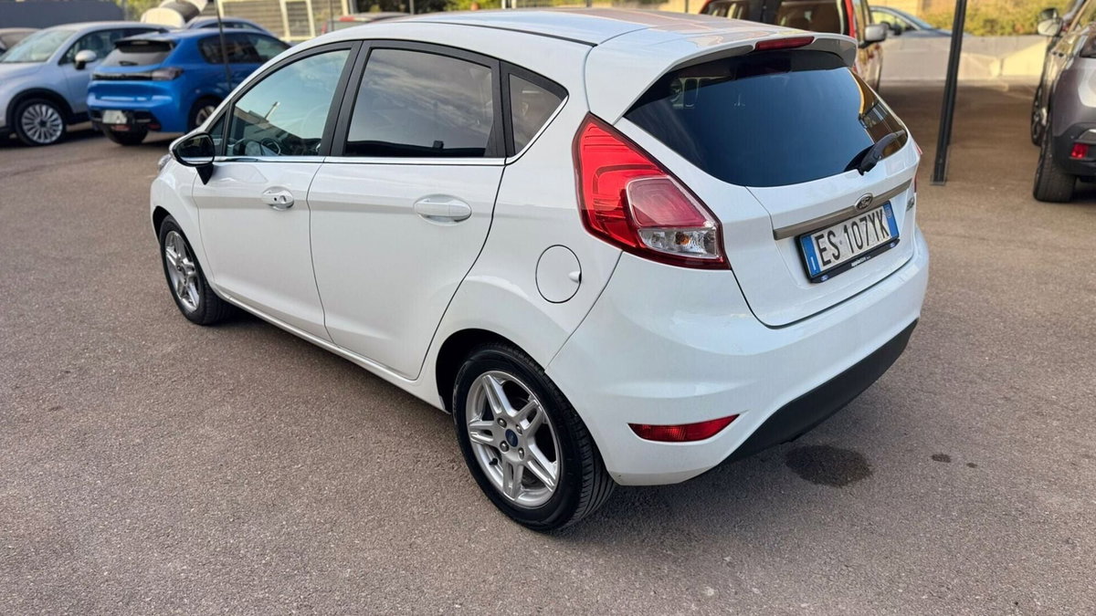 Ford Fiesta 1.5 TDCi 75CV 5 porte Titanium (7)