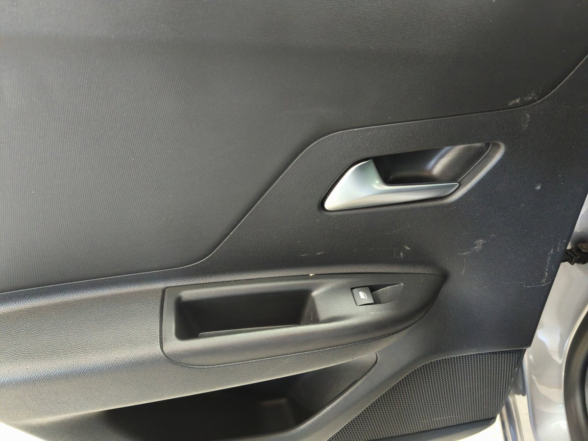 Opel Mokka 1.2 Turbo Edition (14)