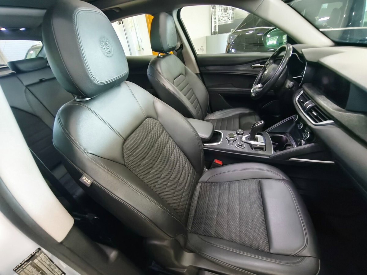 Alfa Romeo Stelvio Stelvio 2.2 Turbodiesel 190 CV AT8 Q4 Executive (15)