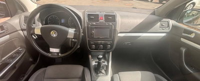 Volkswagen Golf 2.0 16V TDI 4mot. 5p. Sportline (11)