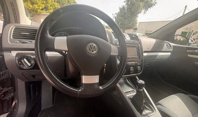 Volkswagen Golf 2.0 16V TDI 4mot. 5p. Sportline (14)