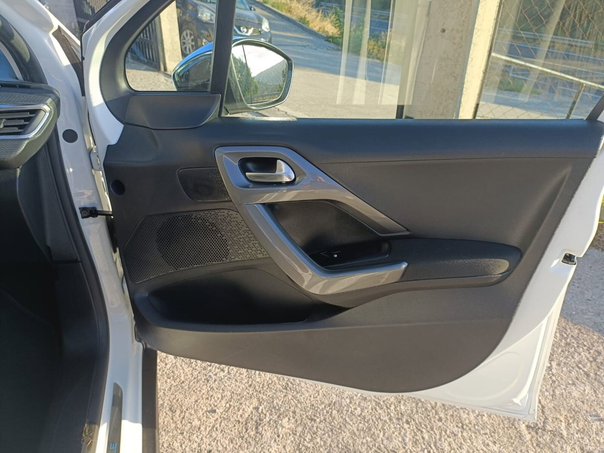 Peugeot 2008 82 S&S Allure (11)
