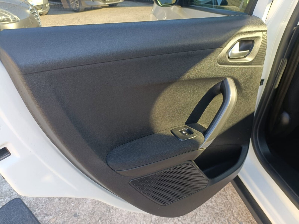 Peugeot 2008 82 S&S Allure (16)