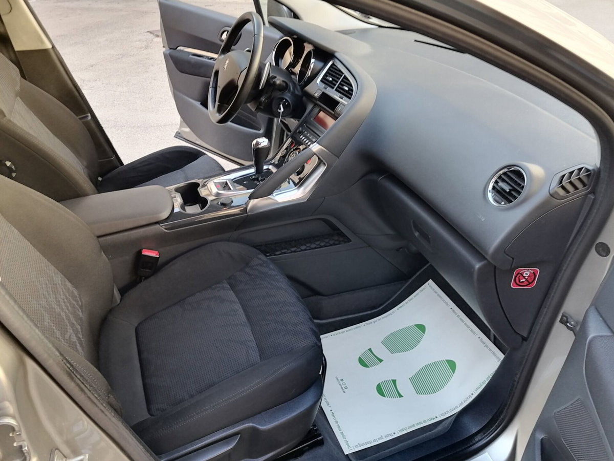 Peugeot 3008 1.6 e-HDi 112CV cambio robotizzato Stop&Start Tecno (10)