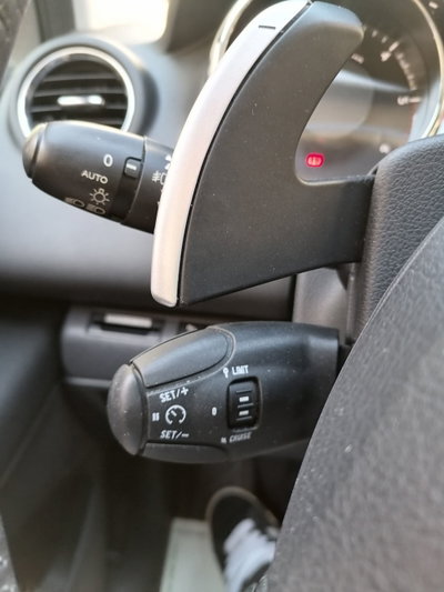 Peugeot 3008 1.6 e-HDi 112CV cambio robotizzato Stop&Start Tecno (11)
