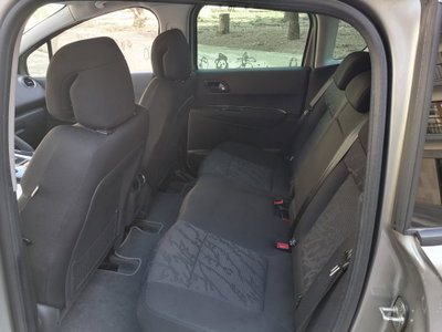 Peugeot 3008 1.6 e-HDi 112CV cambio robotizzato Stop&Start Tecno (12)