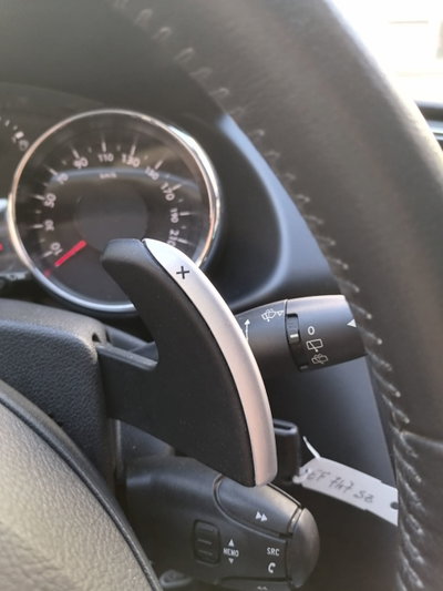 Peugeot 3008 1.6 e-HDi 112CV cambio robotizzato Stop&Start Tecno (15)