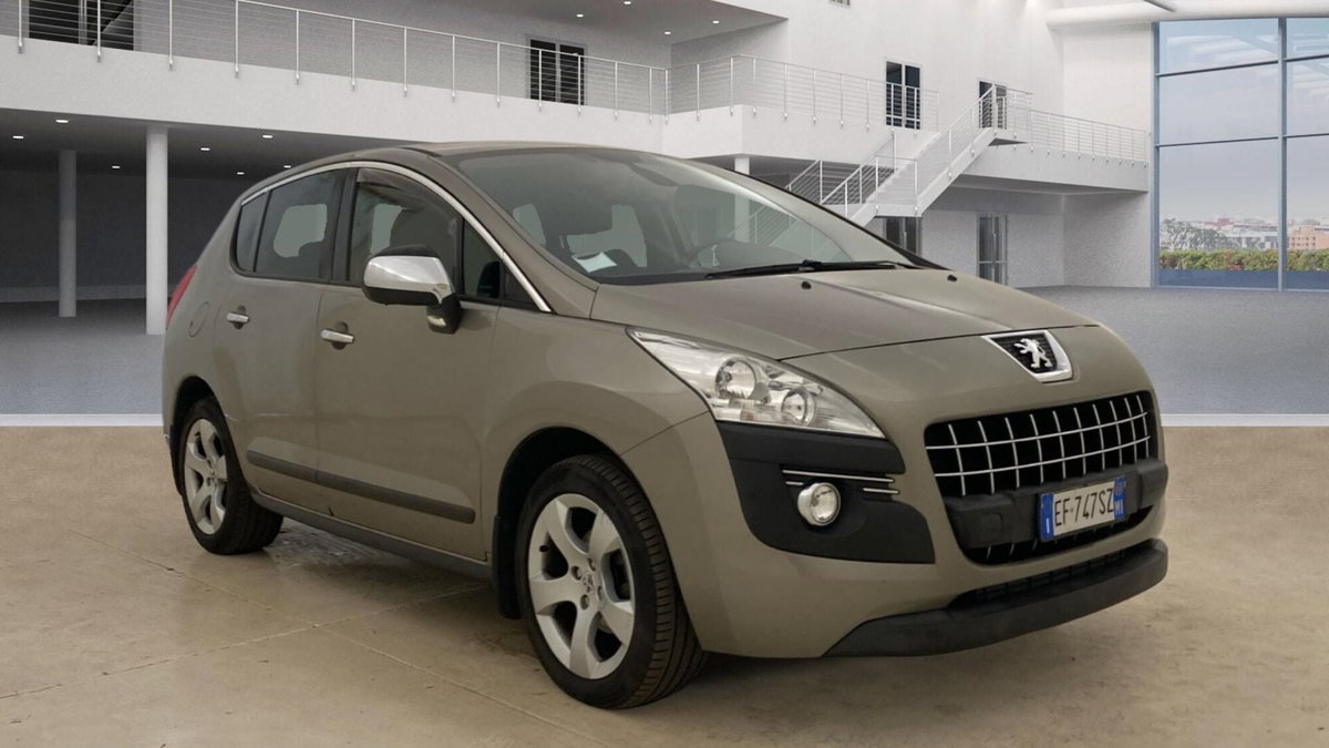 Peugeot 3008 1.6 e-HDi 112CV cambio robotizzato Stop&Start Tecno (3)