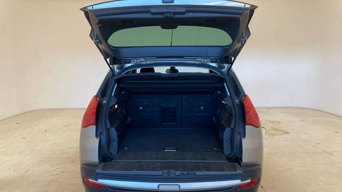 Peugeot 3008 1.6 e-HDi 112CV cambio robotizzato Stop&Start Tecno (9)
