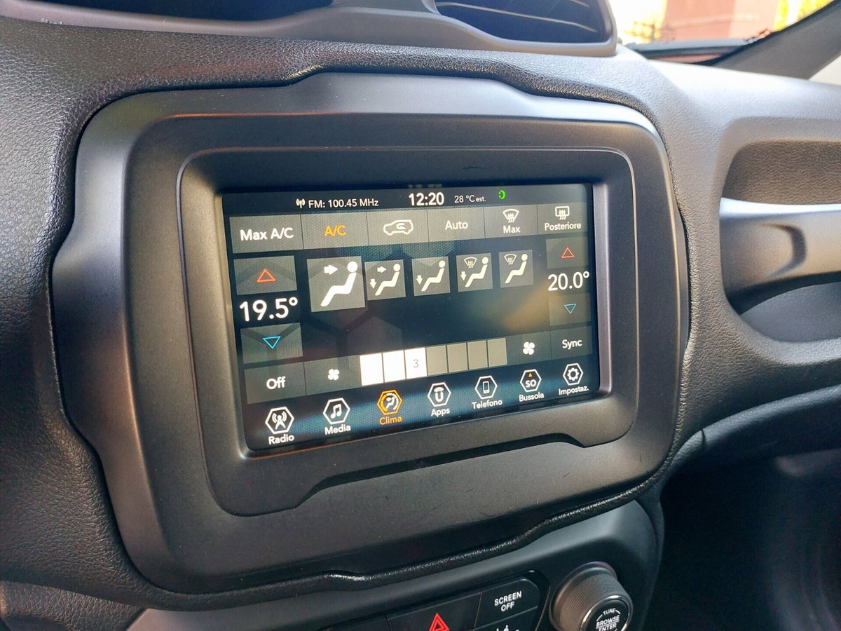 Jeep Renegade 1.6 Mjt DDCT 120 CV Limited (13)
