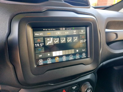 Jeep Renegade 1.6 Mjt DDCT 120 CV Limited (13)