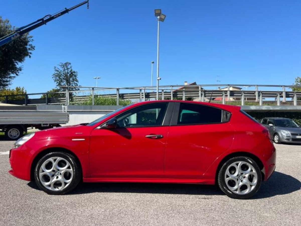 Alfa Romeo Giulietta 1.4 Turbo multiair Sprint 170cv tct (5)