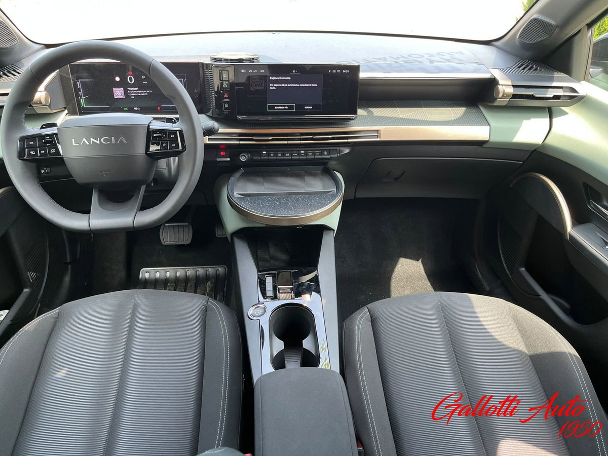 Lancia Ypsilon 1.2 100cv (10)