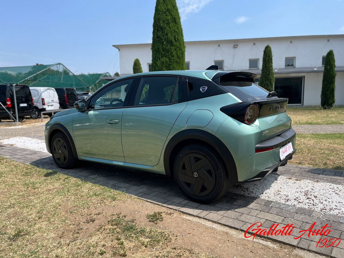 Lancia Ypsilon 1.2 100cv (2)