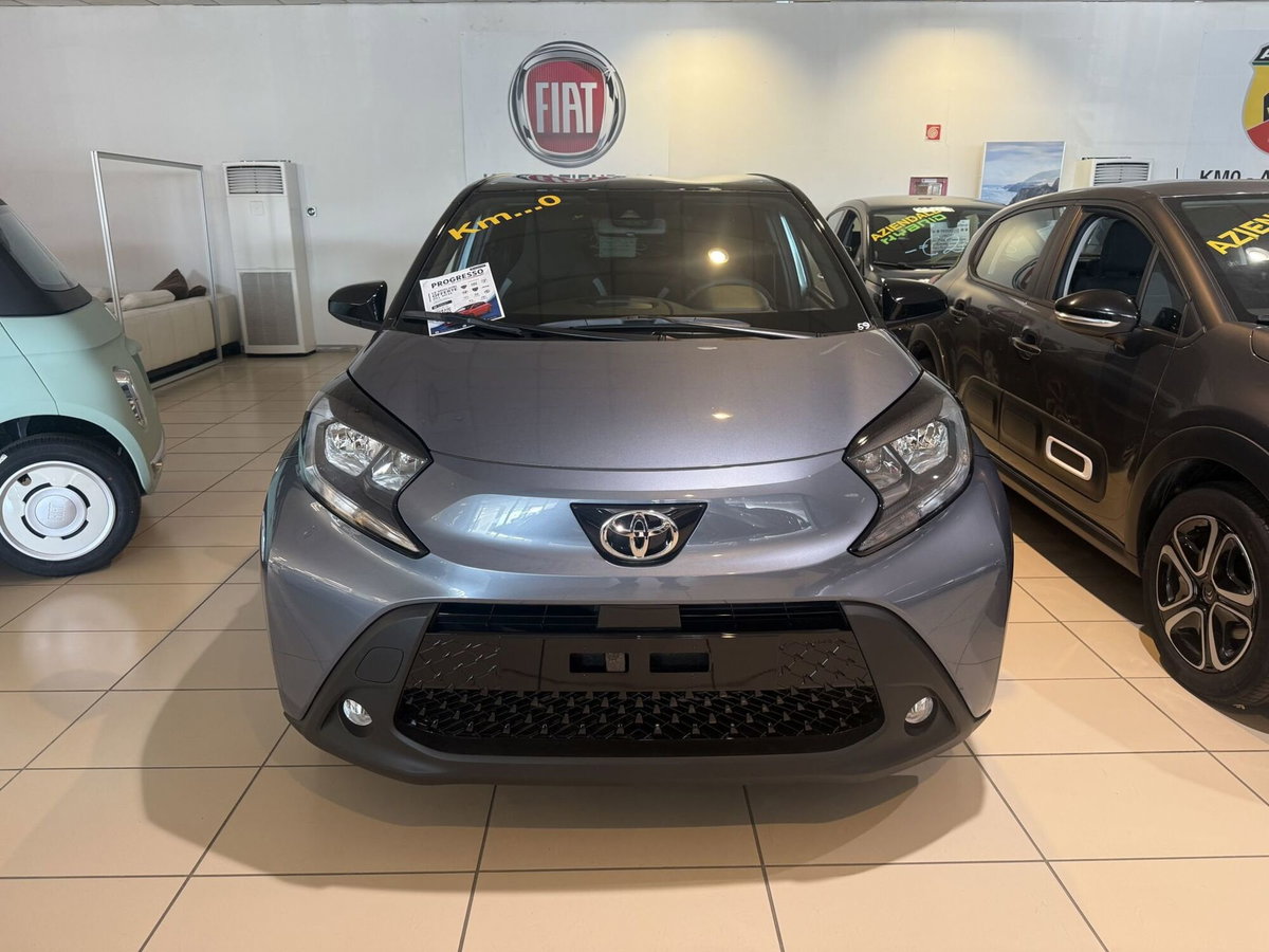 Toyota Aygo X 1.0 Trend 72cv (2)