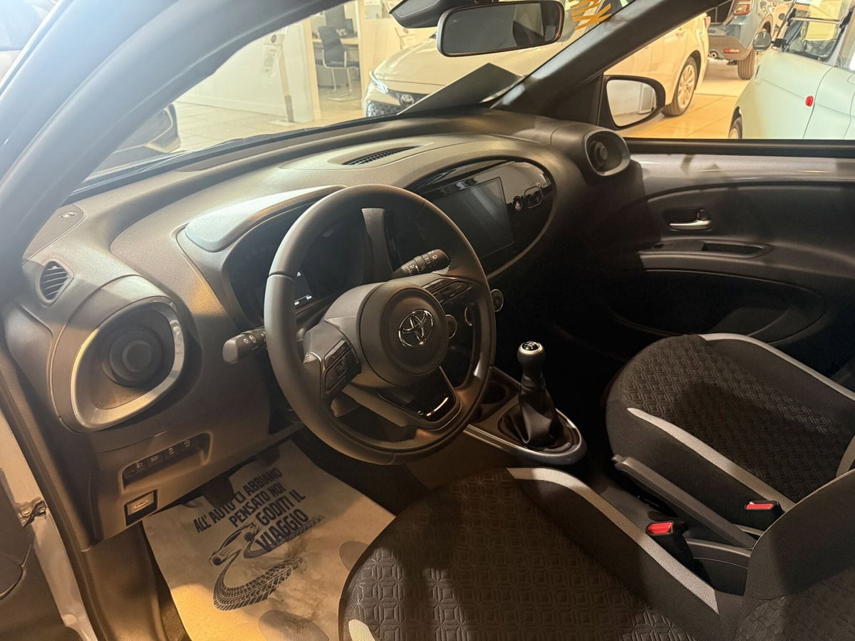 Toyota Aygo X 1.0 Trend 72cv (9)