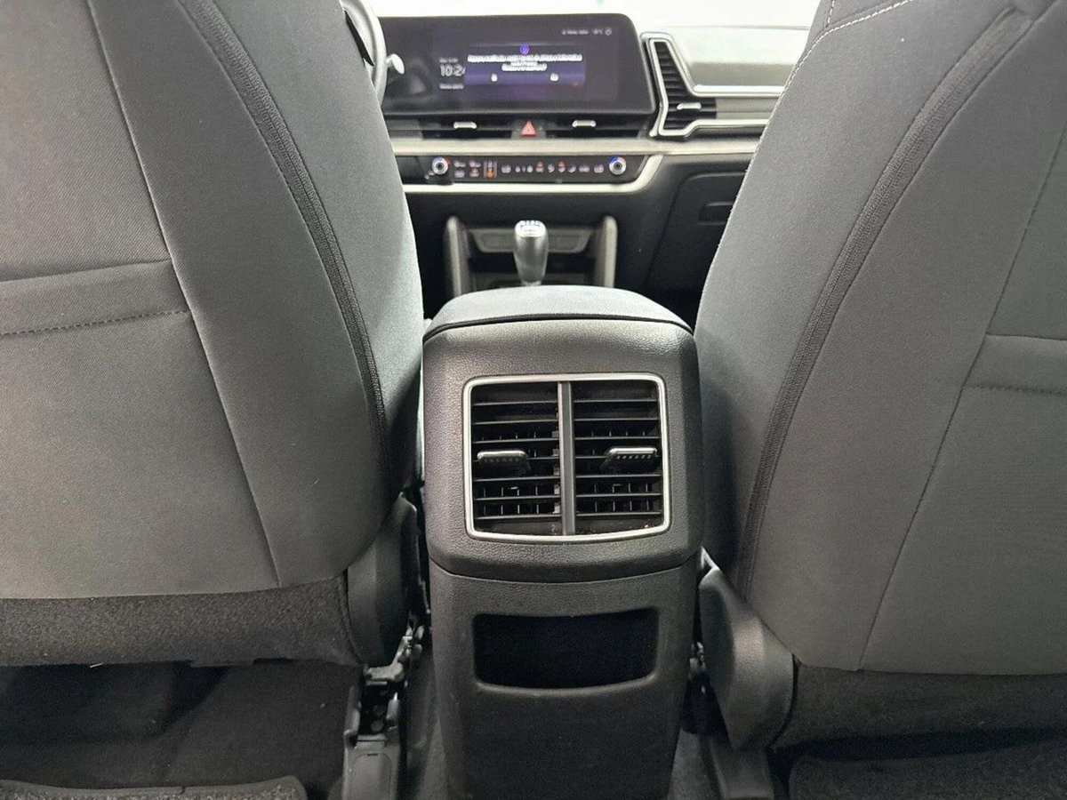 Kia Sportage 1.6 GDI 132 CV 2WD Style (11)