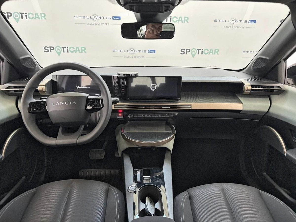 Lancia Ypsilon 1.2 LX 100cv (12)