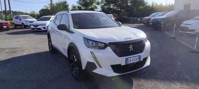 Peugeot 2008 1.2 turbo Allure 100cv (2)