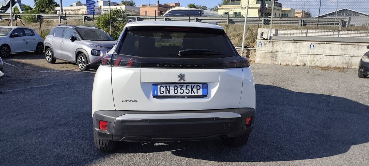 Peugeot 2008 1.2 turbo Allure 100cv (5)