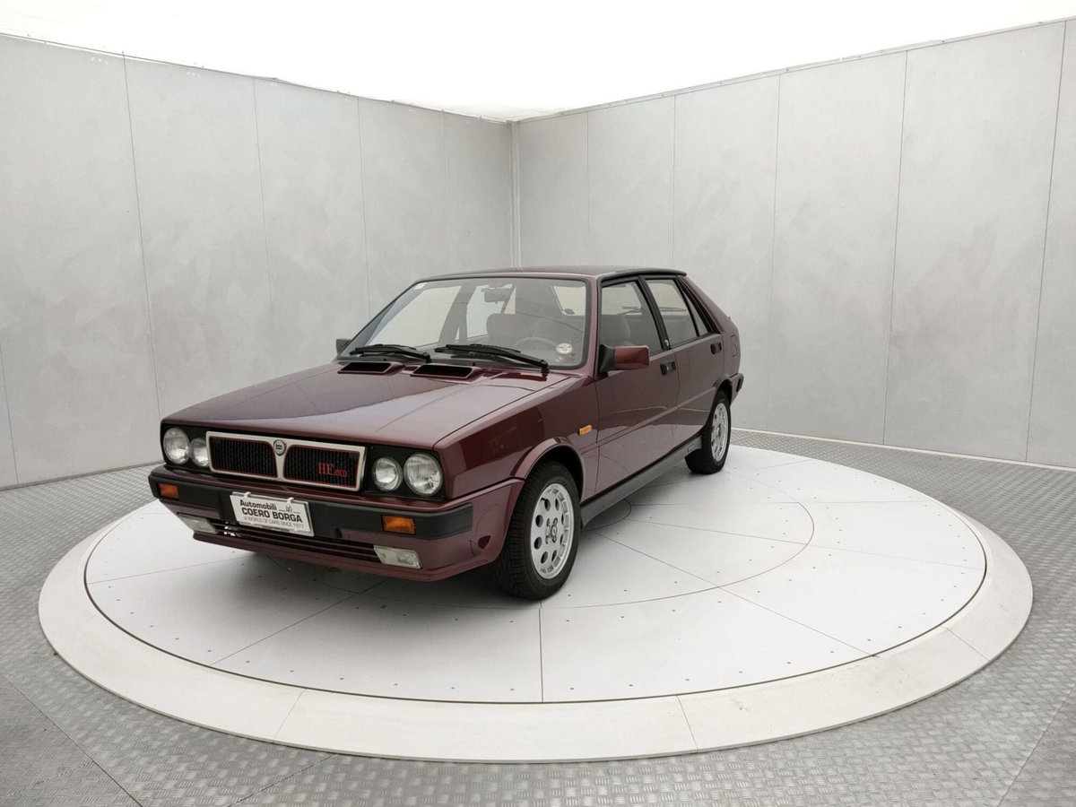Lancia Delta turbo HF 4WD (3)
