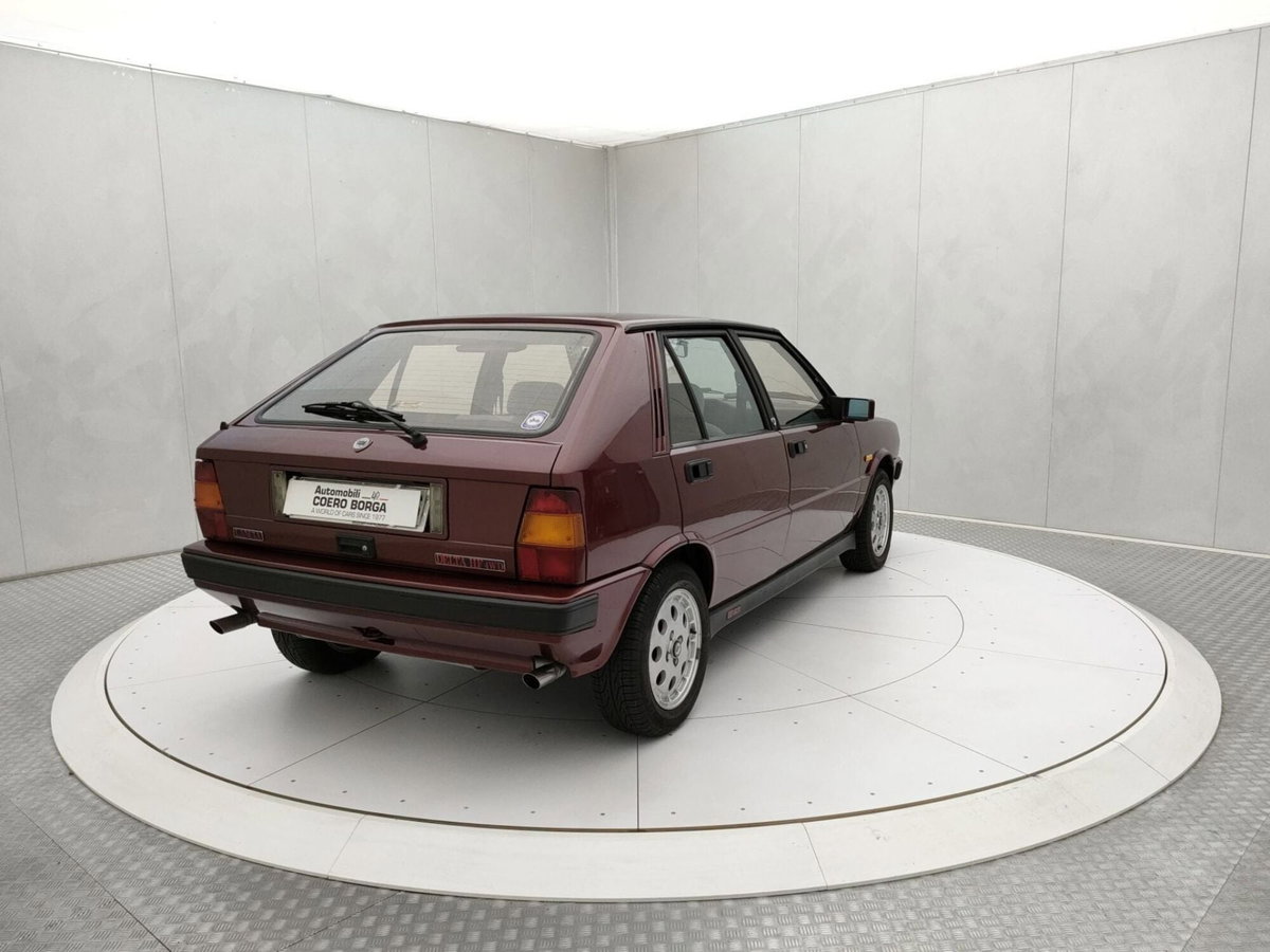 Lancia Delta turbo HF 4WD (4)