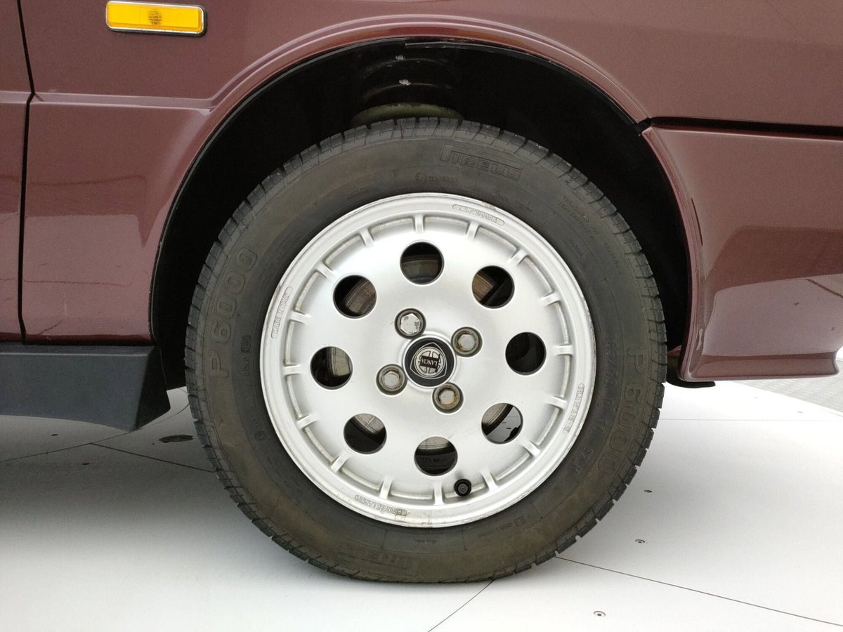 Lancia Delta turbo HF 4WD (7)