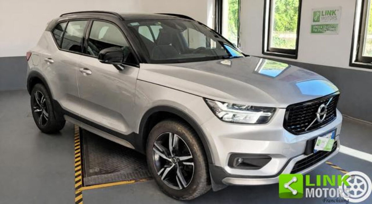 Volvo XC40 D4 AWD Geartronic R-design (2)