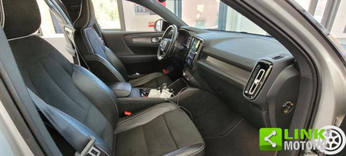Volvo XC40 D4 AWD Geartronic R-design (7)